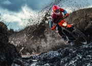 世界杯2026-惊天冷门！2026世界杯C组，伊朗铁骑碾压哥伦比亚，阿森纳妖星萨卡独木难支